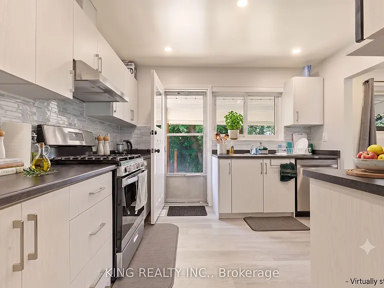 5 Alderbury Cres — Photo 4