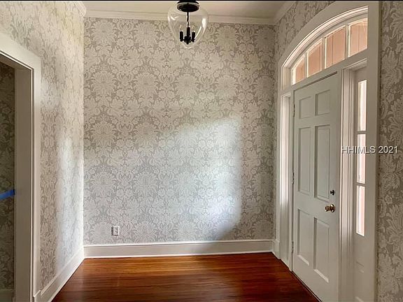 4th image of 100 Palmetto Ave W