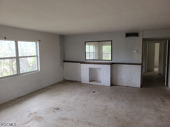 3rd image of 1270 Pinecrest St