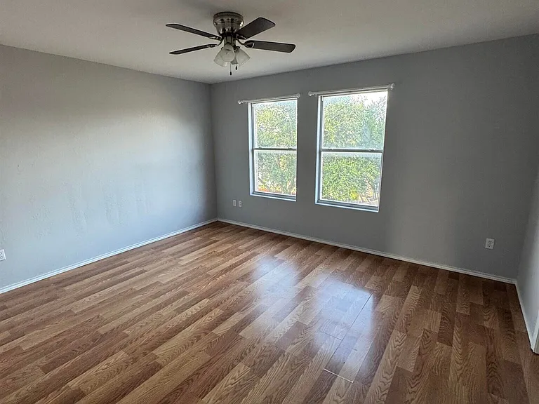 519 Gandara Dr — Photo 8