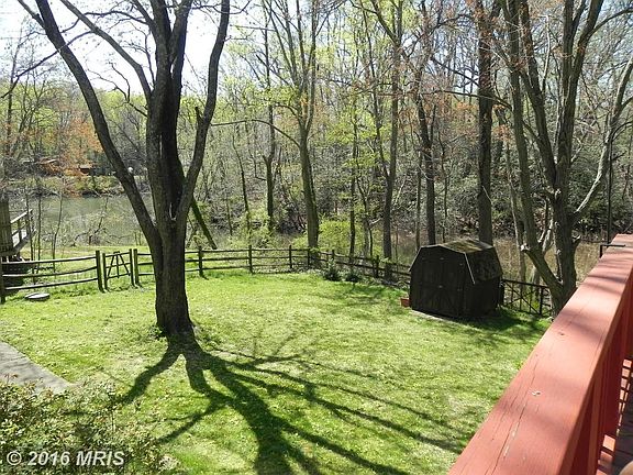 Fenced rear yard with water VIEWS!