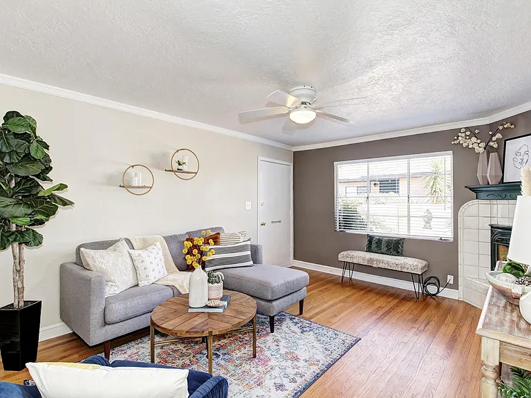 5210 J St — Photo 7