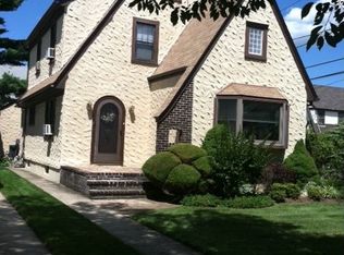 69 Capitolian Blvd, Rockville Centre, NY 11570