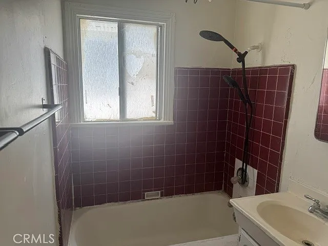 209 N 7th St — Photo 7