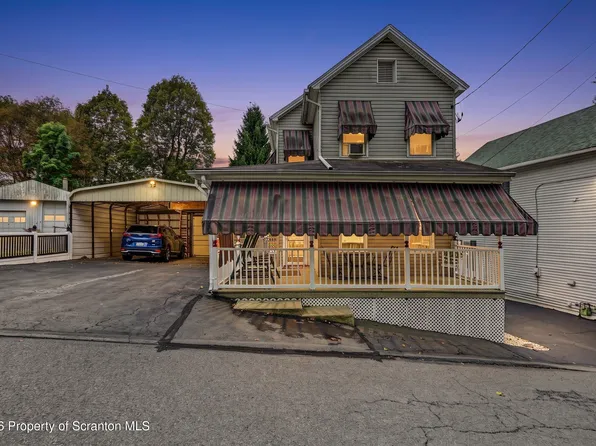 15 Harlem Ave, Carbondale, PA 18407