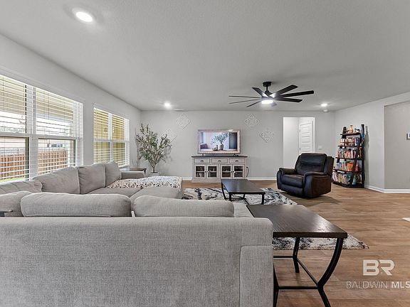 4th image of 3084 Camino Real Loop