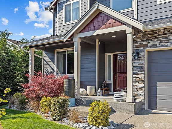 3rd image of 2609 179th Street E