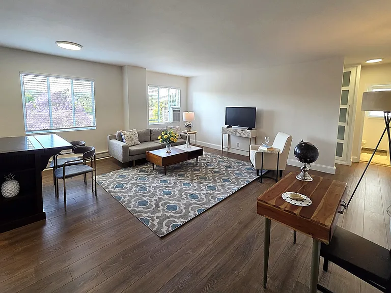 506 Living Room and dining room view