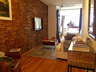 Rented by Bryan L Rozencwaig, LREB