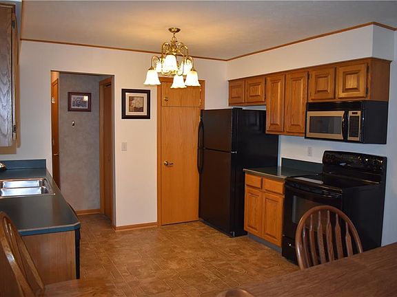 4th image of 7490 Goldenrod Dr