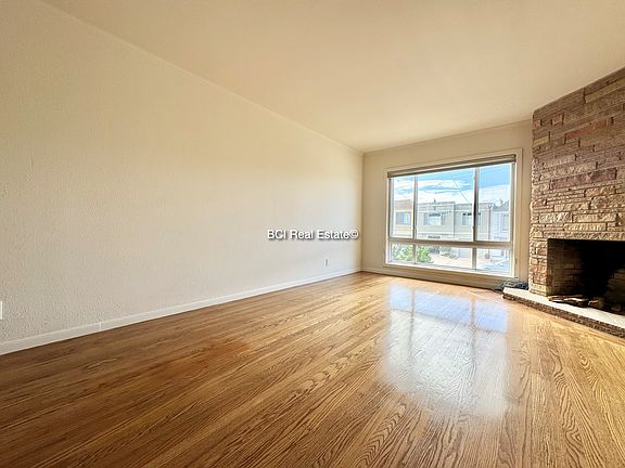 4th image of 2174 40th Ave