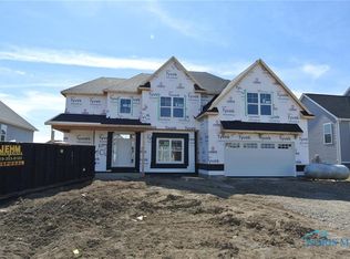 141 Taylors Mill Cir, Perrysburg, OH 43551