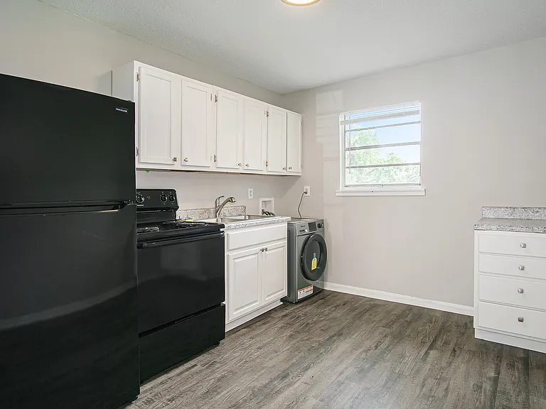 Uptown Villas — Photo 4