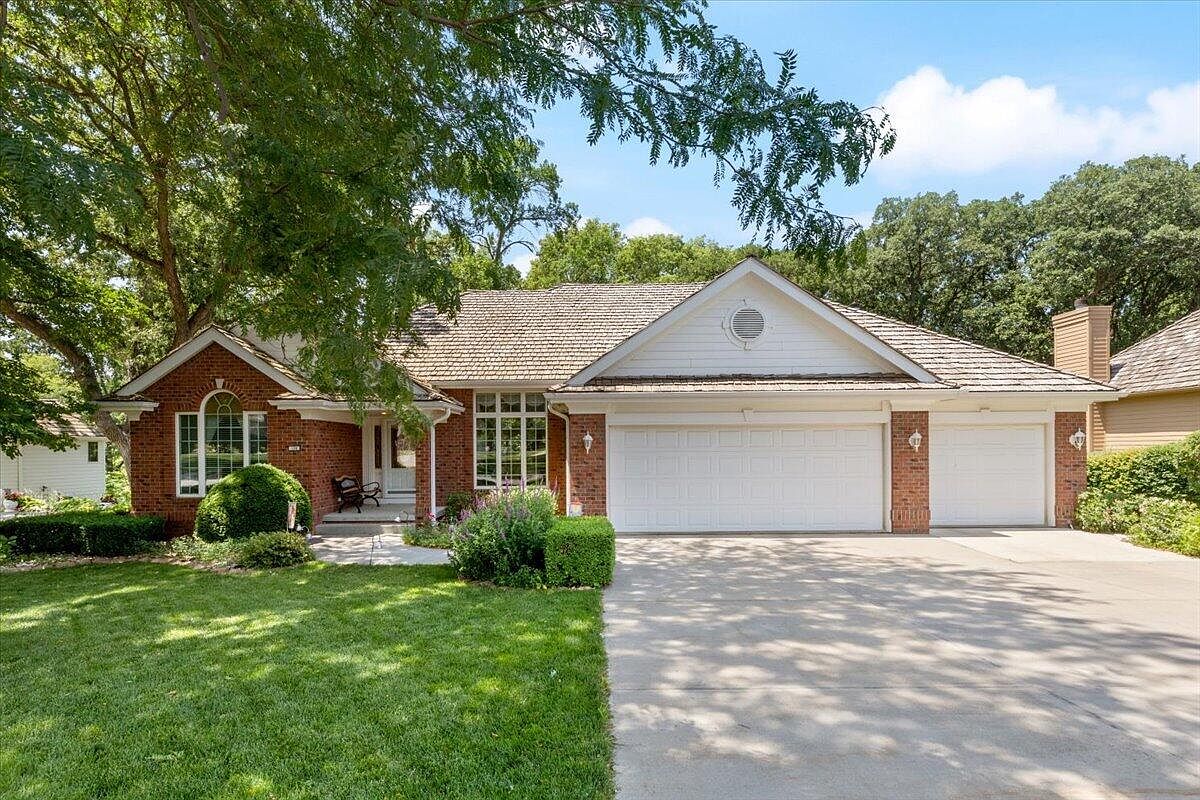 124 Norwood Dr, Council Bluffs, IA 51503 MLS 231046 Zillow