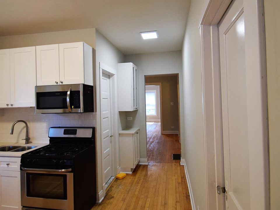 1st image of 2218 W Eastwood Ave #1