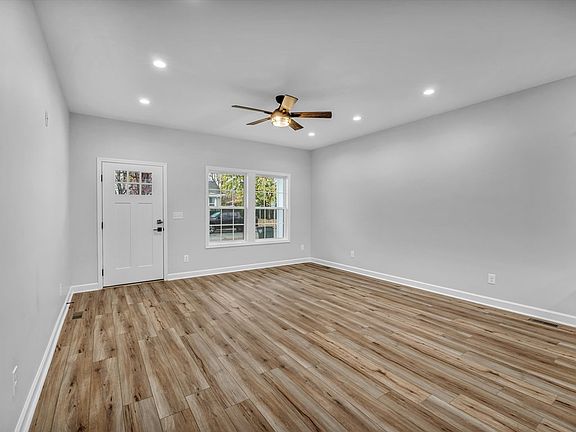 5th image of 662 Victoria St