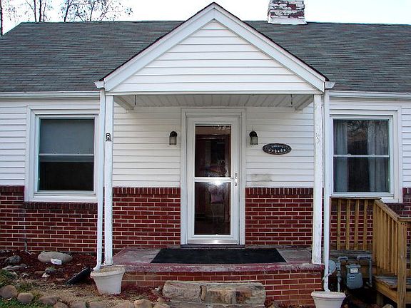 3rd image of 125 E Strother St
