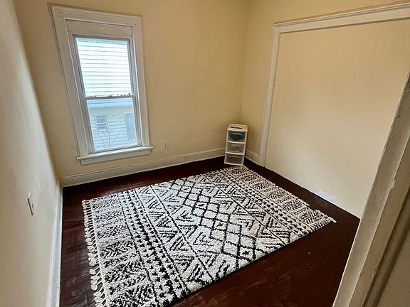 5th image of 104 Walnut St Floor 1
