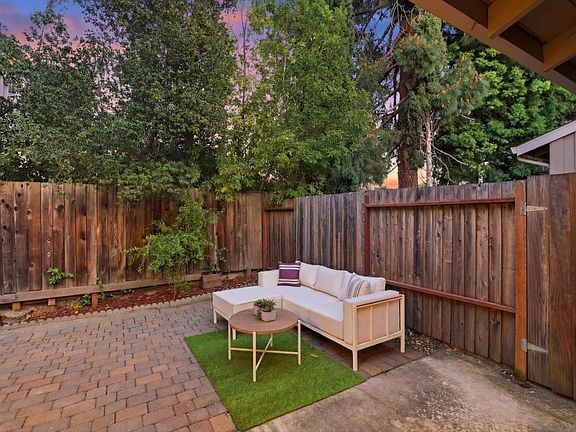 4th image of 10170 Firwood Dr