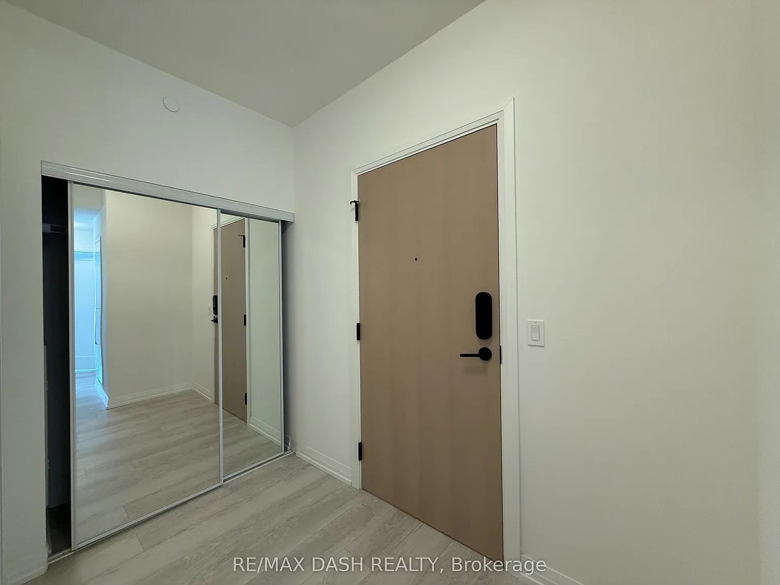 3 bed, $3,890 — Photo 3