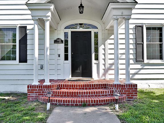 2nd image of 584 Lincoln St