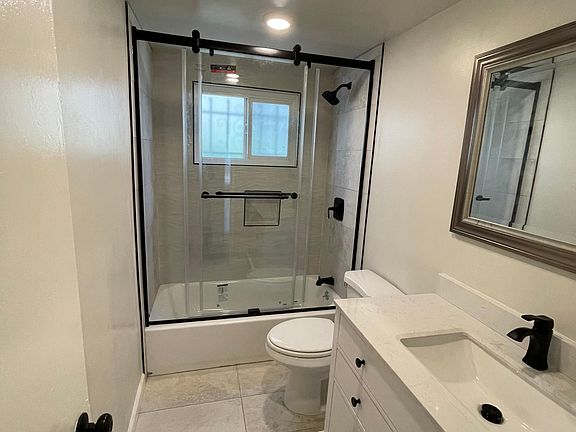 5th image of 941 N Sierra Bonita Ave APT 7