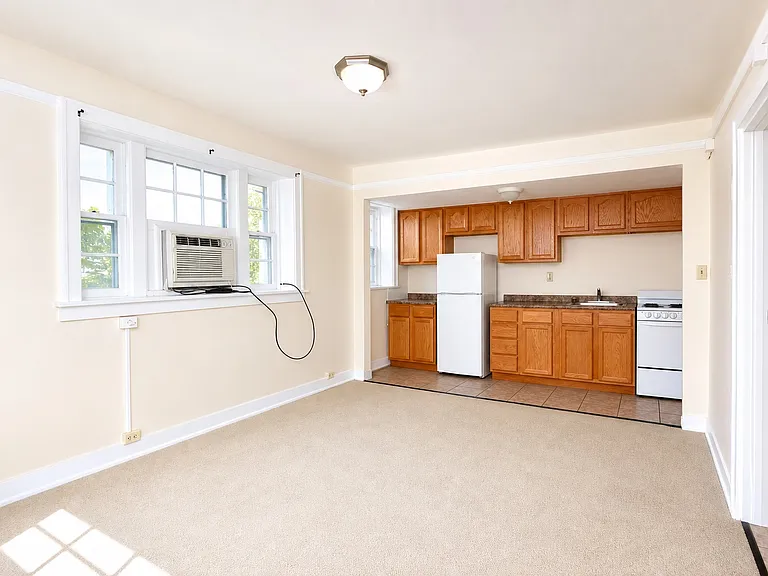 Garden-Level 1-Bedroom