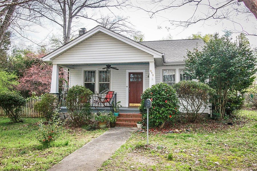1st image of 913 Sweetbriar St