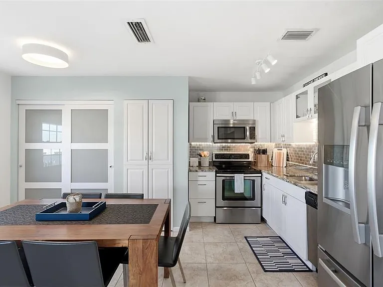 5174 Beach Dr SE #D — Photo 14