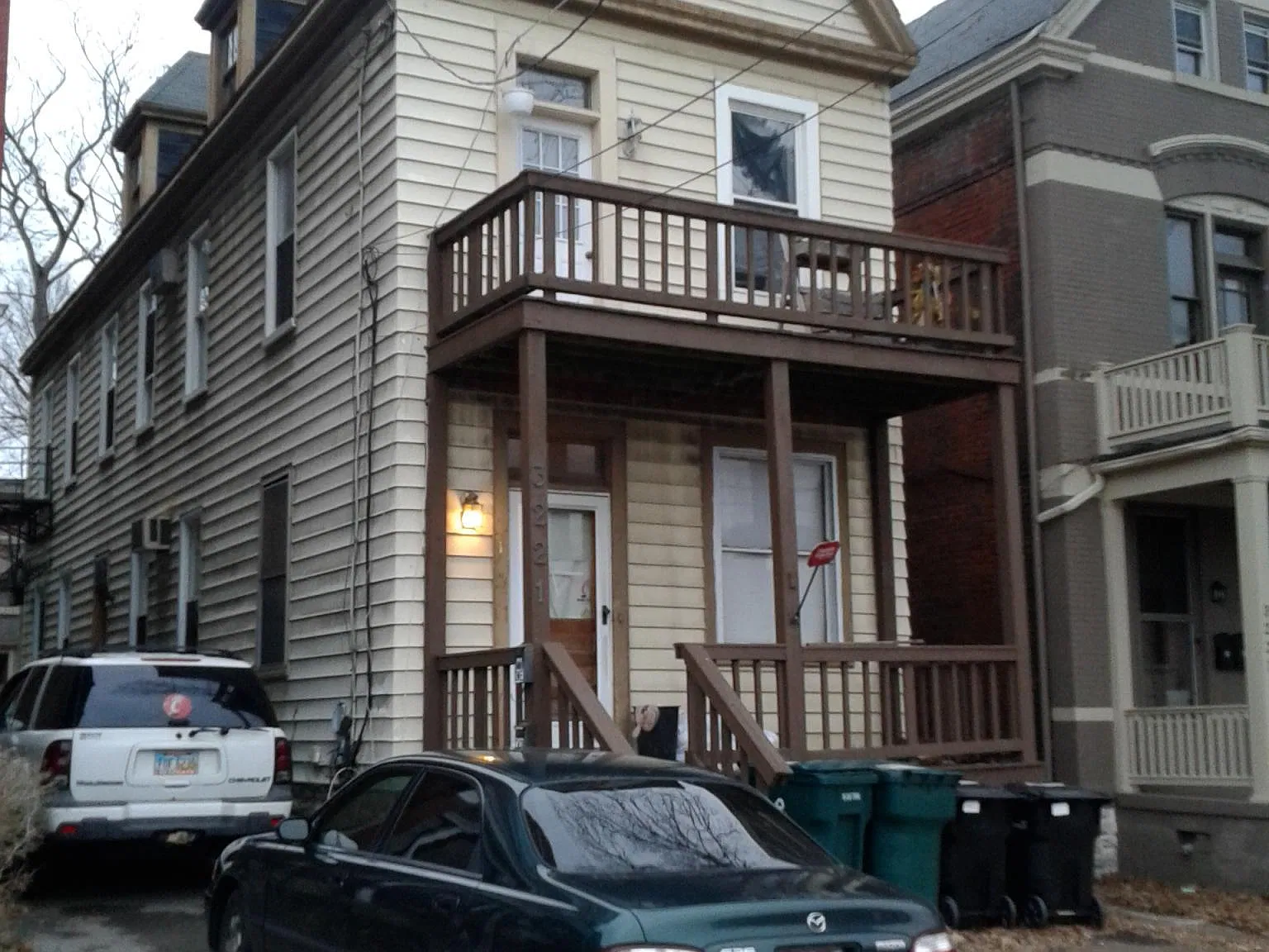 3 bed, 1600 sqft, $2,200 — Photo 1