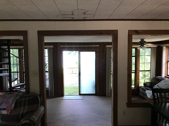4th image of 402 Aqua Way