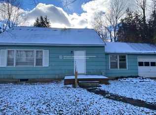 4958 Skyline Dr, Syracuse, NY 13215
