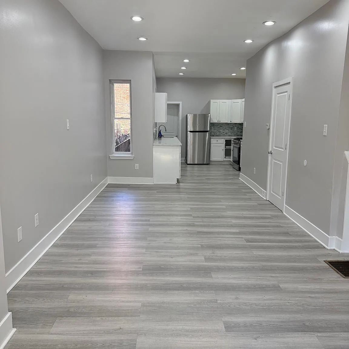 3 bed, 1.5 bath, 1260 sqft, $1,900 — Photo 3