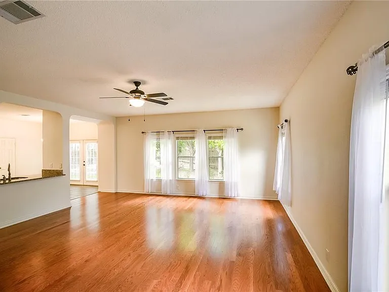 1706 Chino Cv — Photo 5