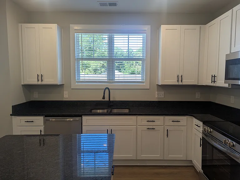 3311B Dellpar Ln — Photo 9