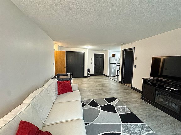 3rd image of 80 Stanton St APT 32