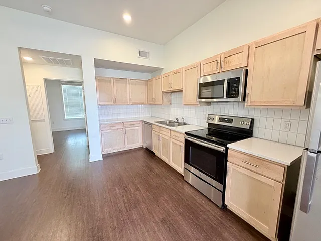 Little Emma Apartments — Photo 3
