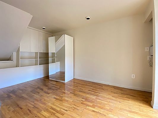 5th image of 329 E 63rd St APT 2