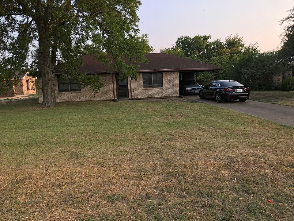 Mature pecan tree Nice lot