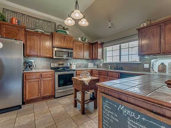 5th image of 2270 Peacock Dr
