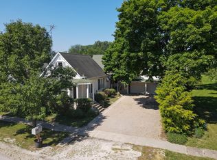 414 S Main St, Morocco, IN 47963