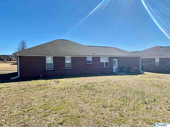 3rd image of 224 NE Misty Cove Ct