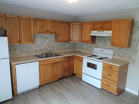 3rd image of 107 Wynnwood Dr #C