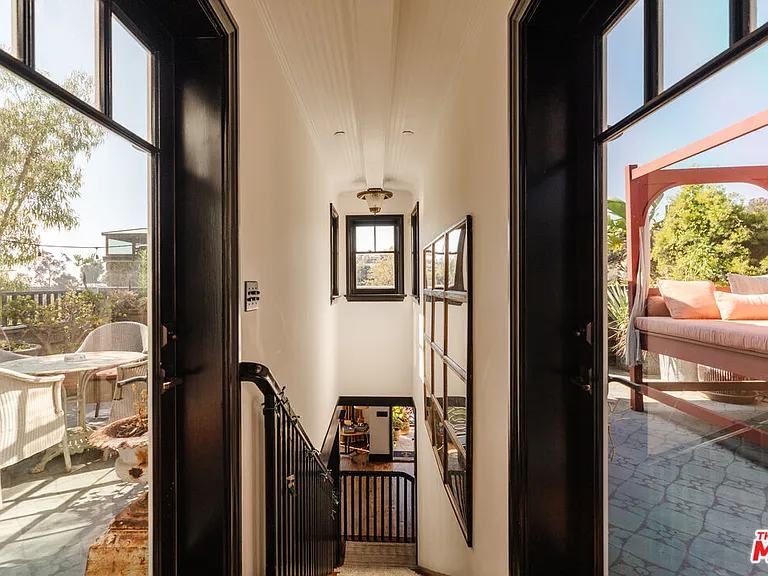 430 Mesa Rd — Photo 19