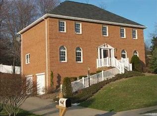 105 Foxwood Dr, Wexford, PA 15090