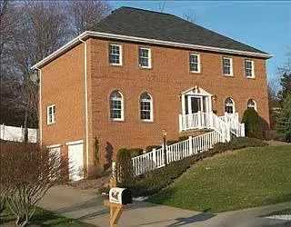 105 Foxwood Dr photo 1