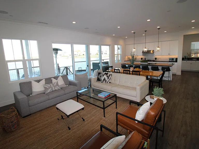 43 Edgewater Ct — Photo 8