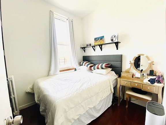 3rd image of 584 Franklin Ave APT 1