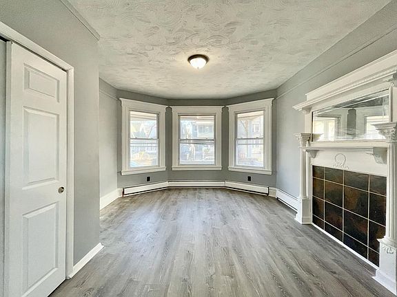 2nd image of 279 Halsted St #1A