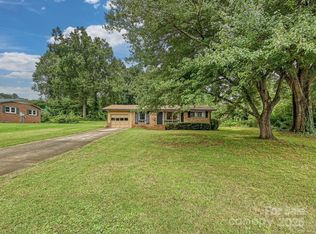 2283 Hillside Dr, Newton, NC 28658